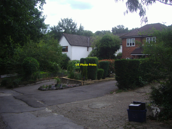 Photo 6"x4" Houses on Hendon Wood Lane Borehamwood c2009