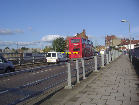 Photo 6"x4" Selvage Lane, Mill Hill Edgware c2008