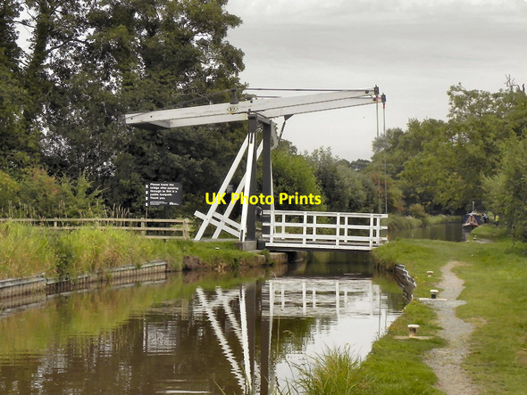 Photo 6"x4" Llangollen Canal, Wrenbury Church Bridge Wrenbury cum Frith c2010