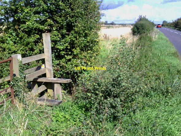 Photo 6"x4" Stile at junction of road and footpath near Hewdon Farm Dinton\/SP7610 c2010