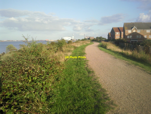 Photo 6"x4" The Thames Path east of Cross Ness Thamesmead c2010