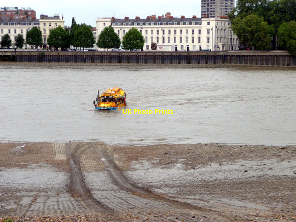 Photo 6"x4" Duck Tour approaching Slipway, London SE1 Westminster c2010