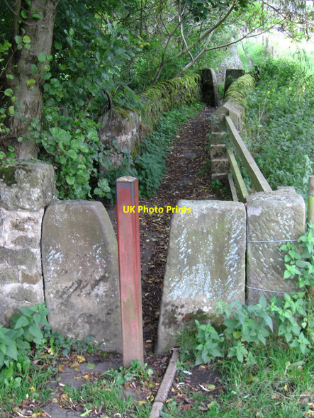 Photo 6"x4" Two Dales - footbridge on footpath to Hackney Two Dales c2010