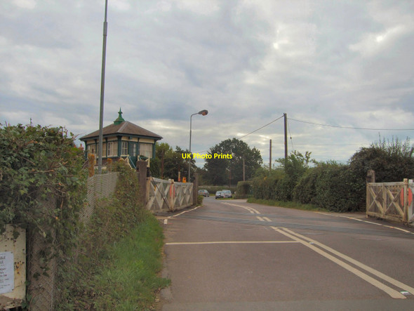 Photo 6"x4" Level Crossing near Plumpton Station Plumpton Green c2010