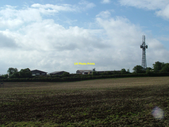 Photo 6"x4" Radio Mast and farm Oakham\/SK8509 c2010