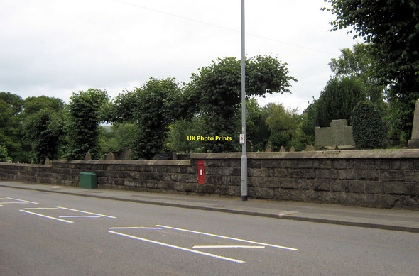 Photo 6"x4" The churchyard wall Biddulph c2010