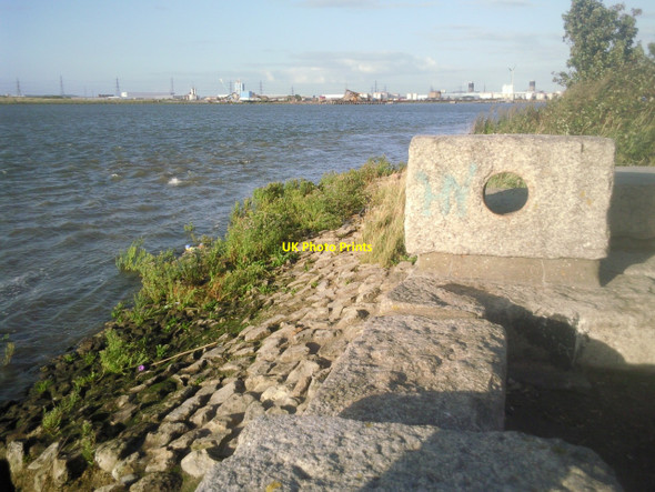 Photo 6"x4" Thames embankment at Thamesmead Thamesmead c2010