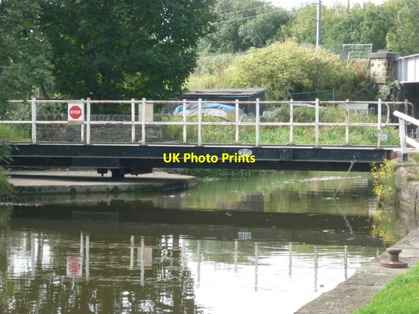 Photo 6"x4" Walking along the Leeds to Liverpool Canal #136 Baildon c2010
