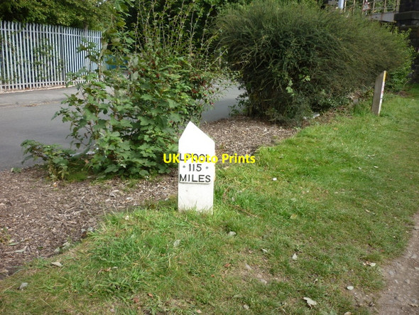 Photo 6"x4" Walking along the Leeds to Liverpool Canal #139 Baildon c2010