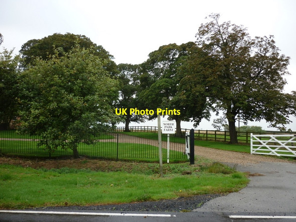 Photo 6"x4" The entrance to North Park Farm Elstronwick c2010