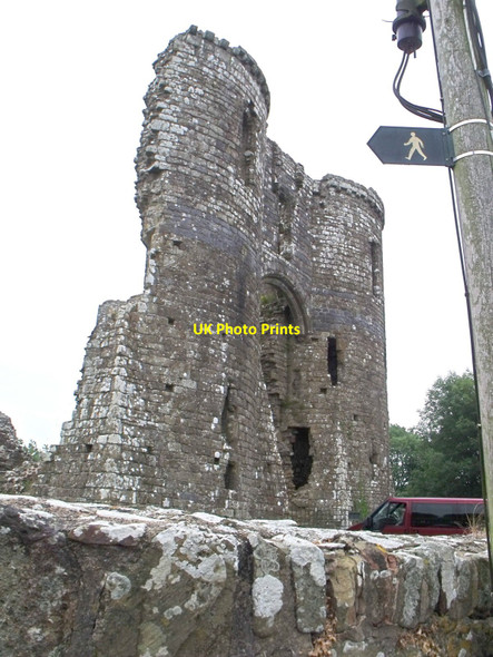 Photo 6"x4" Llawhaden castle ruins, Pembrokeshire Llawhaden c2010 P1