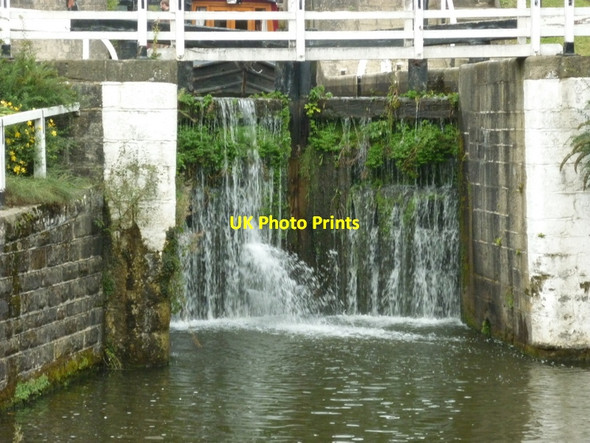 Photo 6"x4" Walking along the Leeds to Liverpool Canal #178 Bingley\/SE1139 c2010