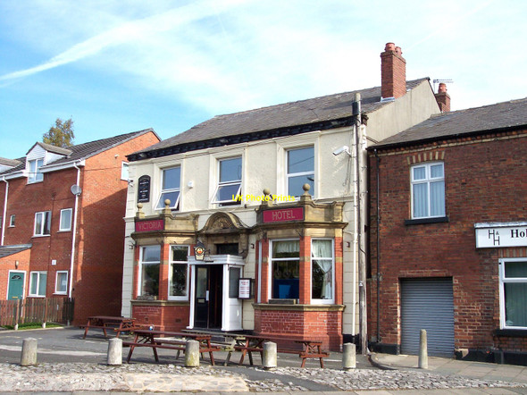 Photo 6"x4" The Victoria Hotel in old Skelmersdale Skelmersdale c2010