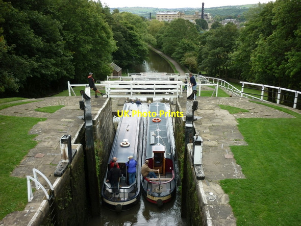 Photo 6"x4" Walking along the Leeds to Liverpool Canal #201 Bingley\/SE1139 c2010