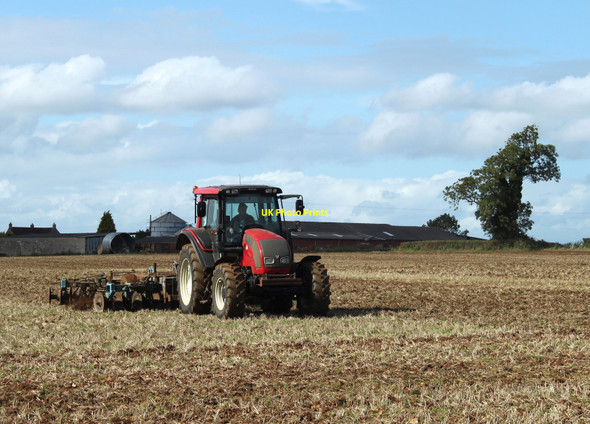 Photo 6"x4" 2010 : A harrowing experience in front of Field Barn Farm Slaughterford c2010