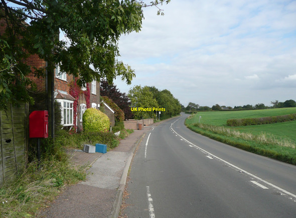 Photo 6"x4" Luton Road, Great Offley Great Offley c2010