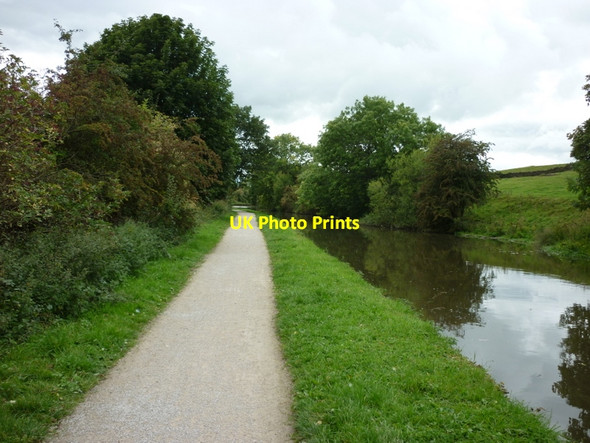 Photo 6"x4" Walking along the Leeds to Liverpool Canal #214 Bingley\/SE1139 c2010