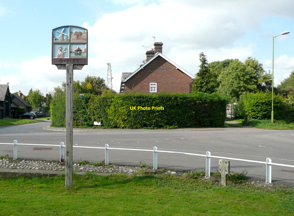 Photo 6"x4" The village sign, Great Offley Great Offley c2010