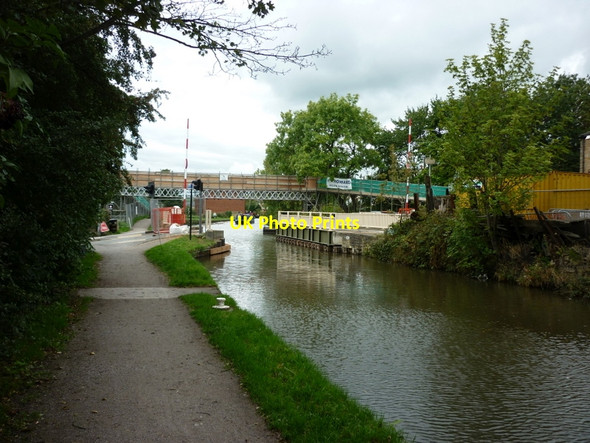 Photo 6"x4" Walking along the Leeds to Liverpool Canal #224 Keighley c2010