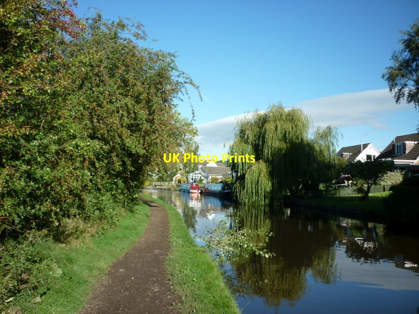 Photo 6"x4" Walking along the Leeds to Liverpool Canal #252 Silsden c2010