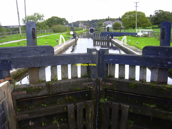 Photo 6"x4" Leeds-Liverpool Canal, Wheelton, Lancashire Johnson's Hillock c2010 P1