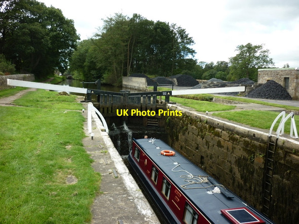 Photo 6"x4" Walking along the Leeds to Liverpool Canal #396 Gargrave c2010