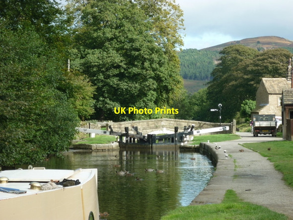 Photo 6"x4" Walking along the Leeds to Liverpool Canal #402 Gargrave c2010