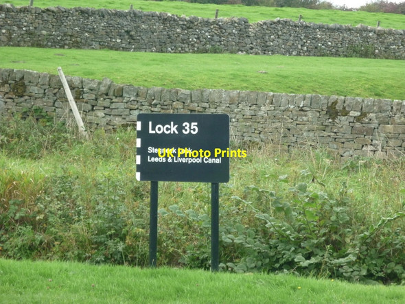 Photo 6"x4" Walking along the Leeds to Liverpool Canal #414 Bank Newton c2010