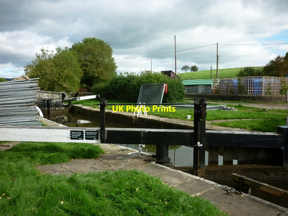 Photo 6"x4" Walking along the Leeds to Liverpool Canal #427 Bank Newton c2010