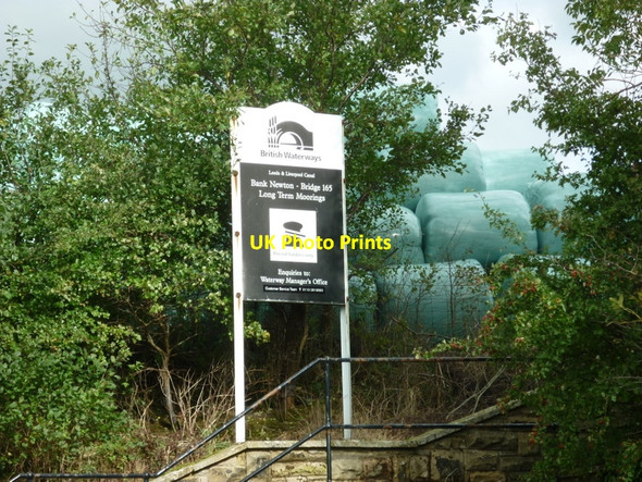 Photo 6"x4" Walking along the Leeds to Liverpool Canal #442 Bank Newton c2010