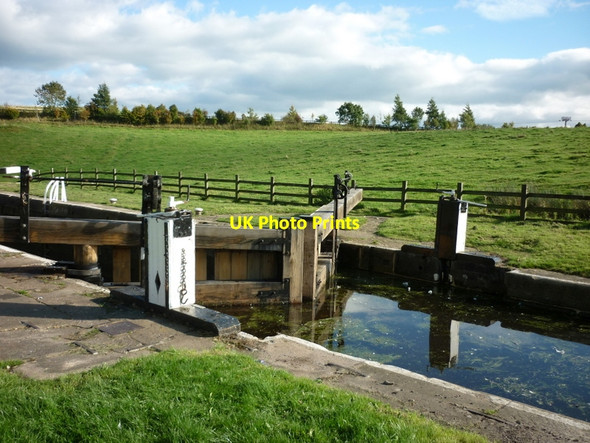 Photo 6"x4" Walking along the Leeds to Liverpool Canal #486 Barnoldswick\/SD8746 c2010