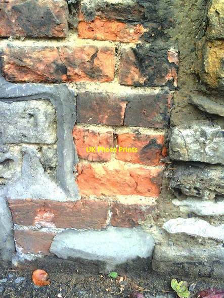 Photo 6"x4" Benchmark on wall outside #59 Spring Road Abingdon c2010