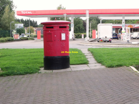 Photo 6"x4" Postbox at Cardiff Gate Service Station Llanedeyrn\/ST2181 c2010