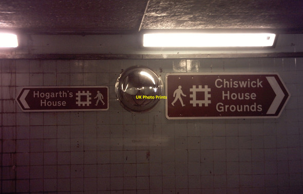 Photo 6"x4" Decisions, decisions, W4 Chiswick c2010