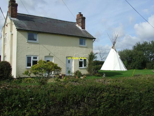 Photo 6"x4" House And Wigwam William's Green c2010