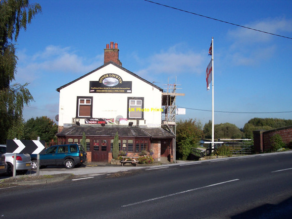 Photo 6"x4" The Dover Lock Inn on Aye Bridge Road Abram c2010