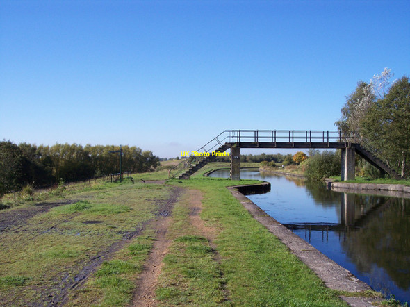 Photo 6"x4" Footbridge over Leeds Liverpool Canal at Pennington Leigh\/SD6500 c2010