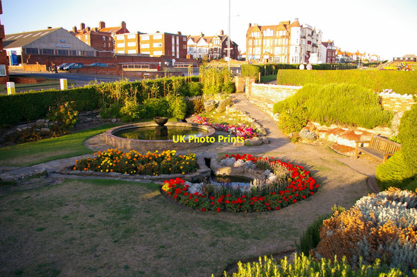 Photo 6"x4" Cliff top Gardens, Cromer, Norfolk Cromer\/TG2142 c2009