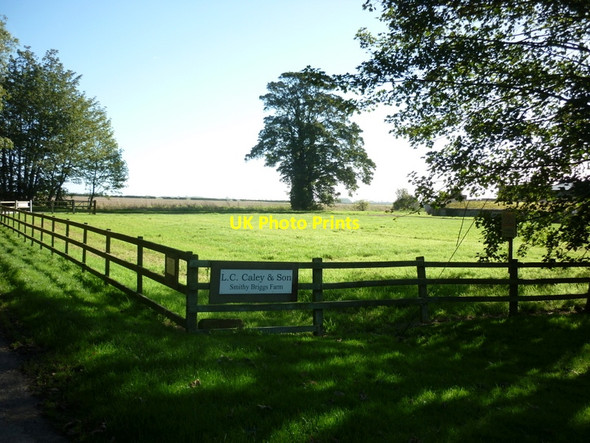 Photo 6"x4" The sign for Smithy Briggs Farm West Newton\/TA1937 c2010