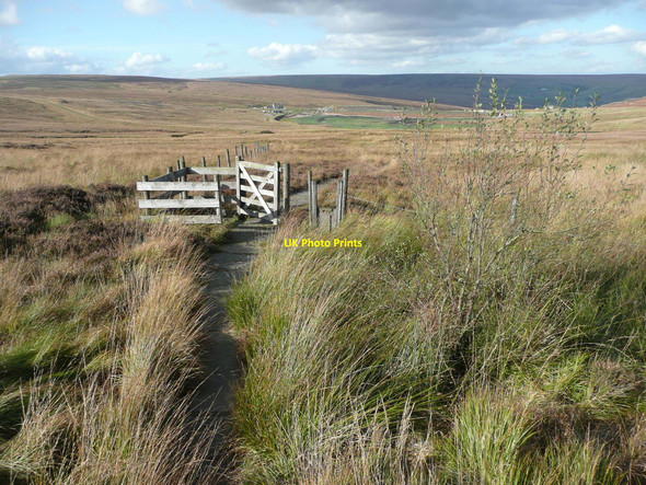 Photo 6"x4" Gate on the moor Bleak Hey Nook c2010