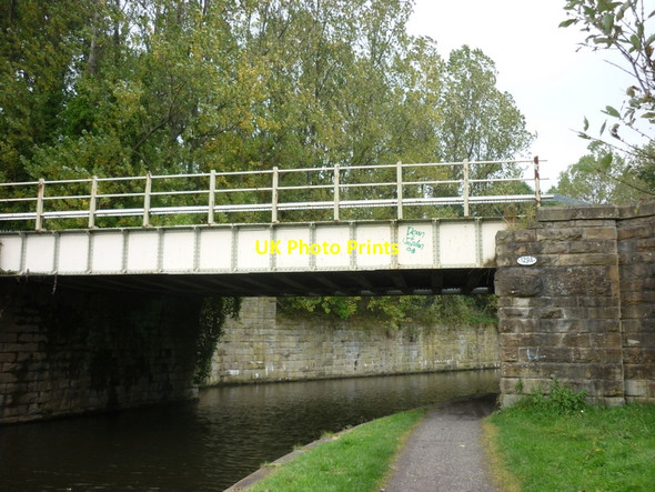Photo 6"x4" Bridge #129A a rail bridge over the L&L Canal Burnley c2010