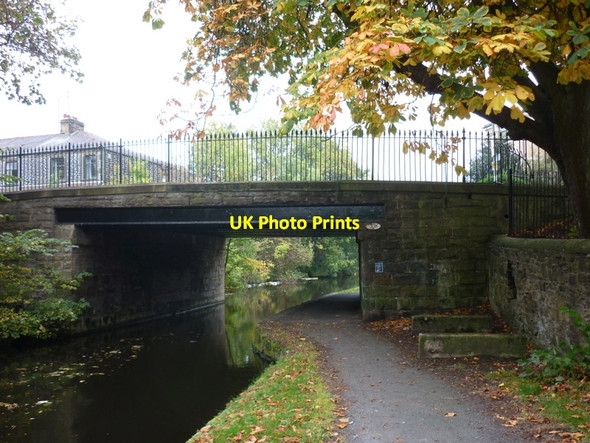 Photo 6"x4" Bridge #130H, Ormerod Road over the L&L Canal Burnley c2010