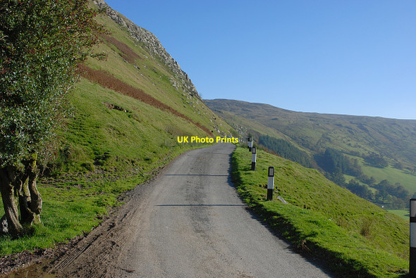 Photo 6"x4" Mountain road heading up Cwm Cynllwyd Talardd\/SH8926 c2010