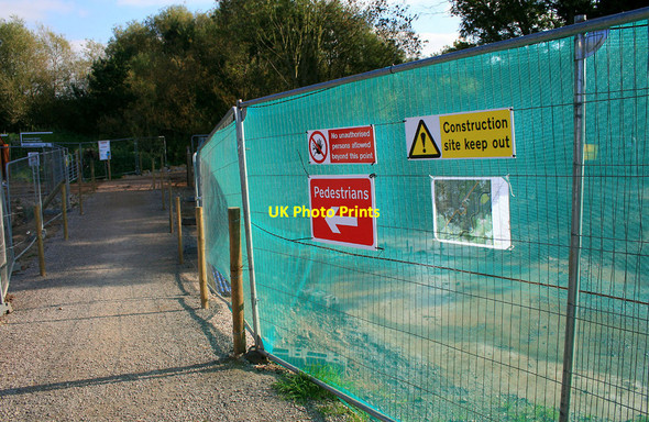 Photo 6"x4" A fenced-in path Beeston\/SK5236 c2010