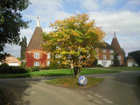Photo 6"x4" Oasts at Kent House Farm Little Mill\/TQ6548 c2010
