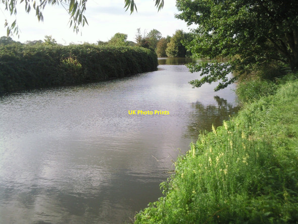 Photo 6"x4" River Medway near Eldridge's Lock Tonbridge c2010