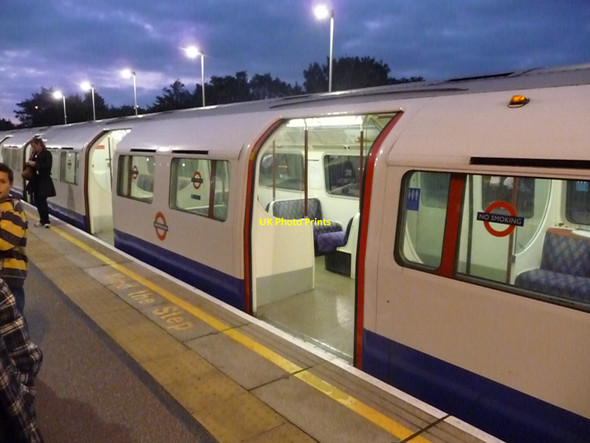 Photo 6"x4" London : Brent - Stonebridge Park Station Wembley c2010