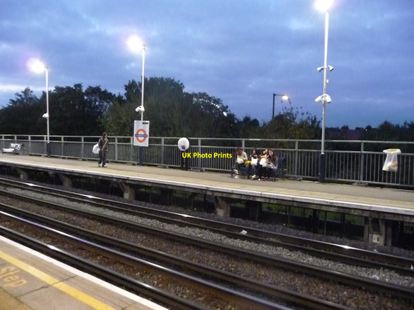 Photo 6"x4" London : Brent - Stonebridge Park Station Wembley c2010