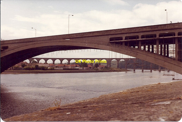 Photo 6"x4" River Tweed  bridges Berwick-upon-Tweed c1992