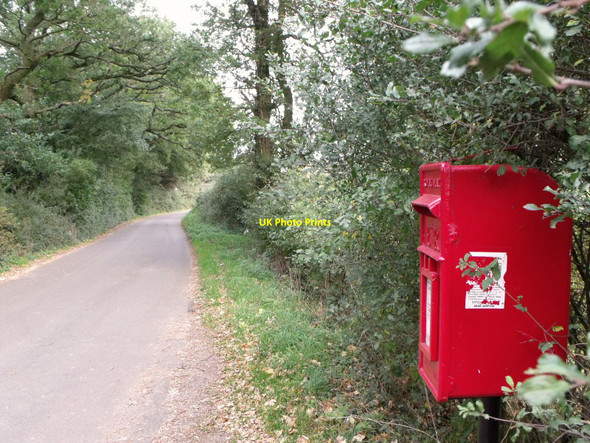 Photo 6"x4" Postbox on Coldthorn Lane, Summer Hill near Hailsham Hailsham c2010